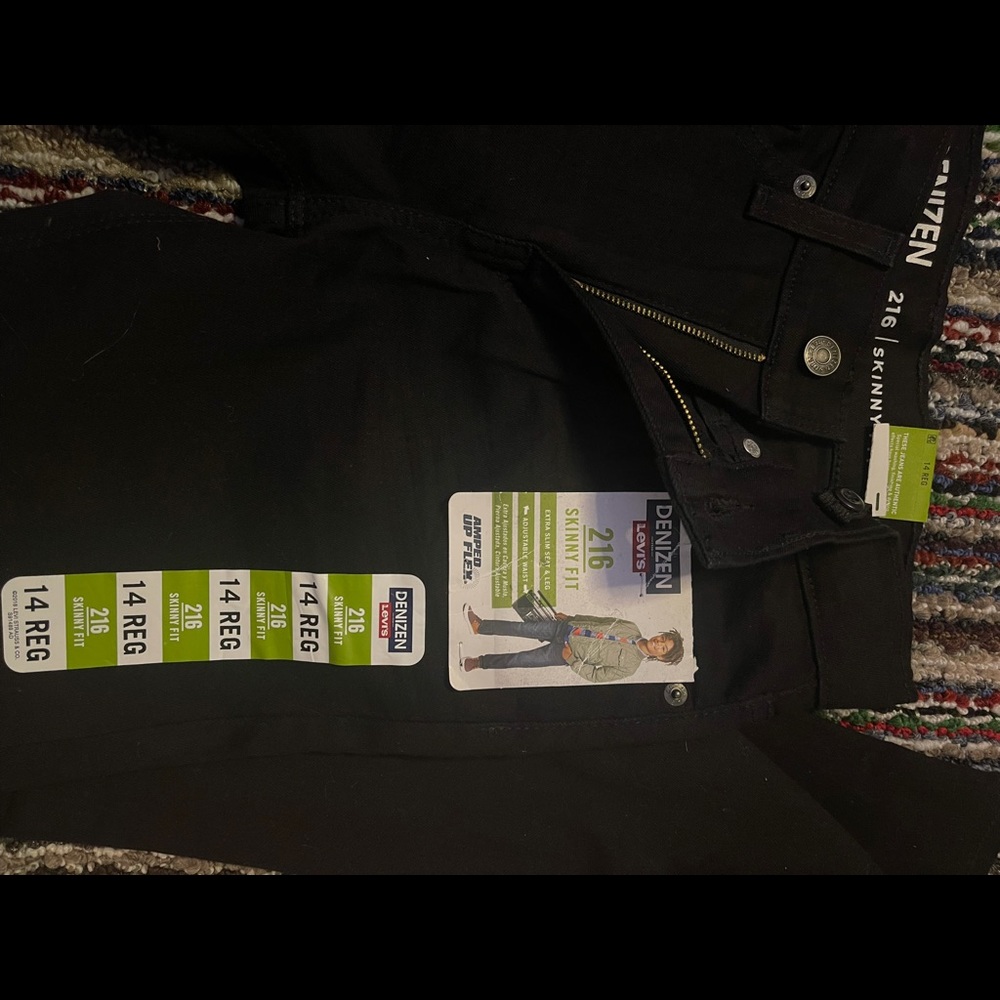 Denizen NWT sz 14 reg skinny fit